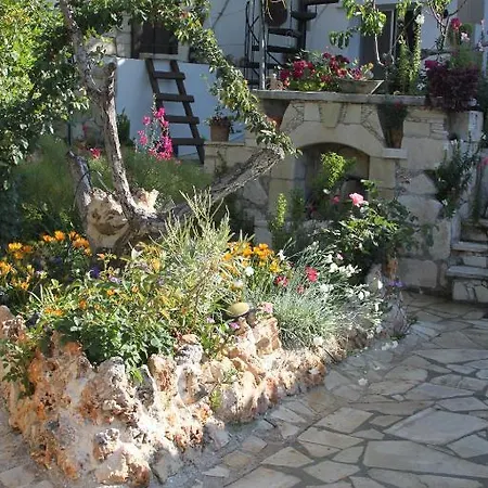 Rose Garden בית נופש Peristerona (Paphos)