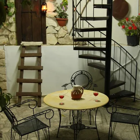 בית נופש Rose Garden *