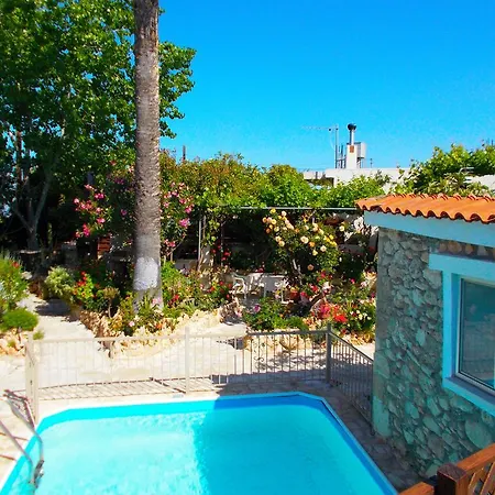 בית נופש Rose Garden Peristerona (Paphos)