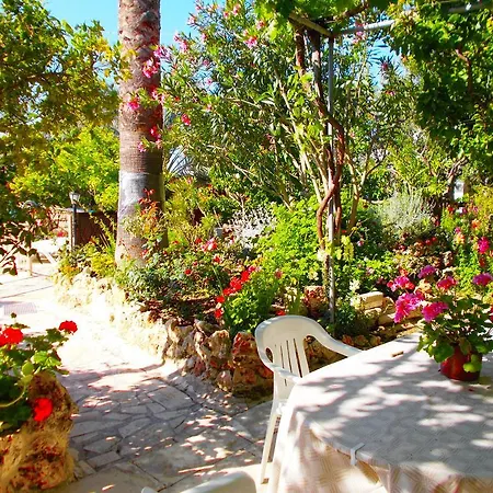 Vakantiehuis Rose Garden Peristerona (Paphos)