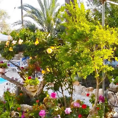 בית נופש Rose Garden *