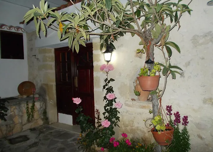 別荘 Rose Garden Peristerona