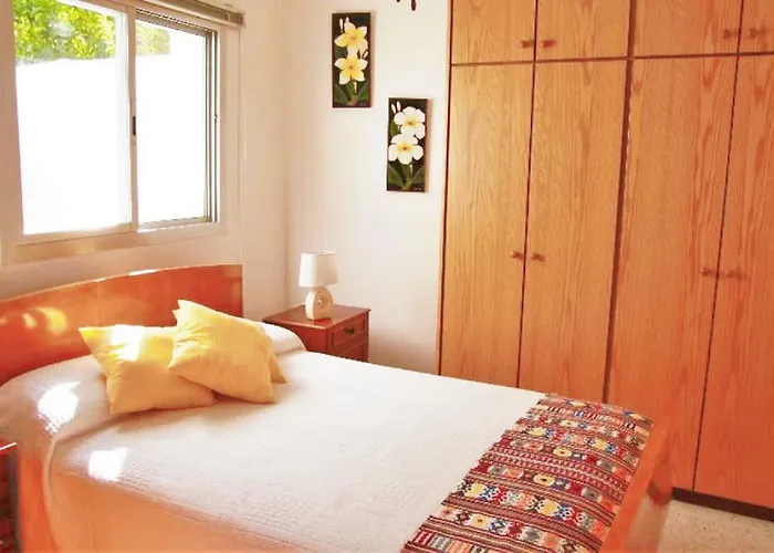 Semesterbostad Rose Garden *