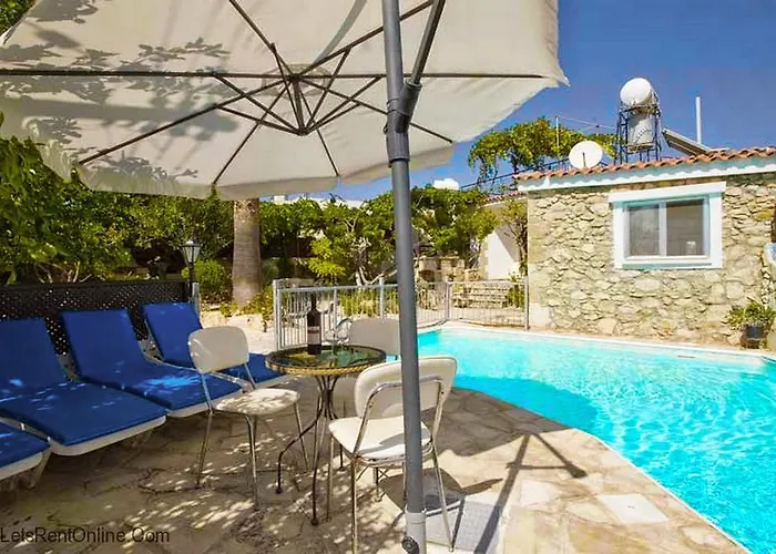 Semesterbostad Rose Garden *