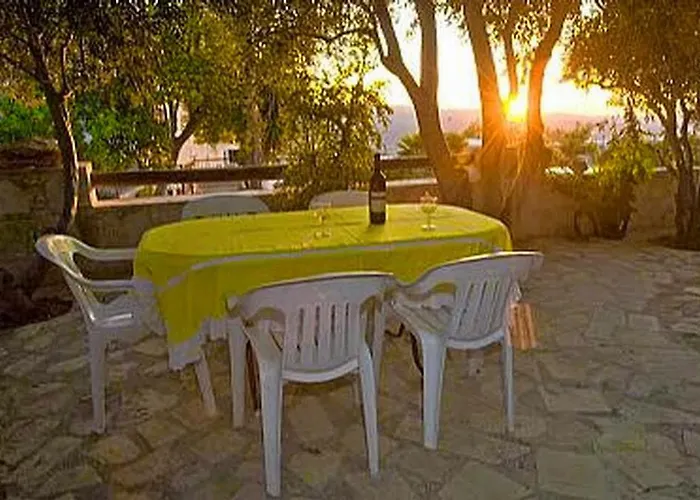 Semesterbostad Rose Garden